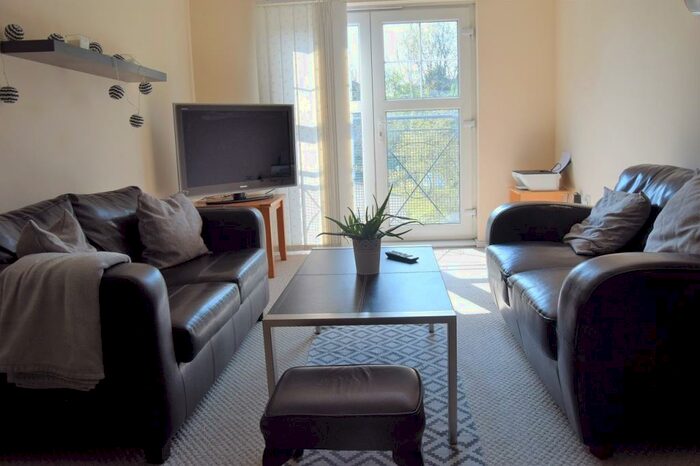 2 Bedroom Apartment To Rent In Ladybarn Lane, Fallowfield, Manchester, Greater Manchester, M14