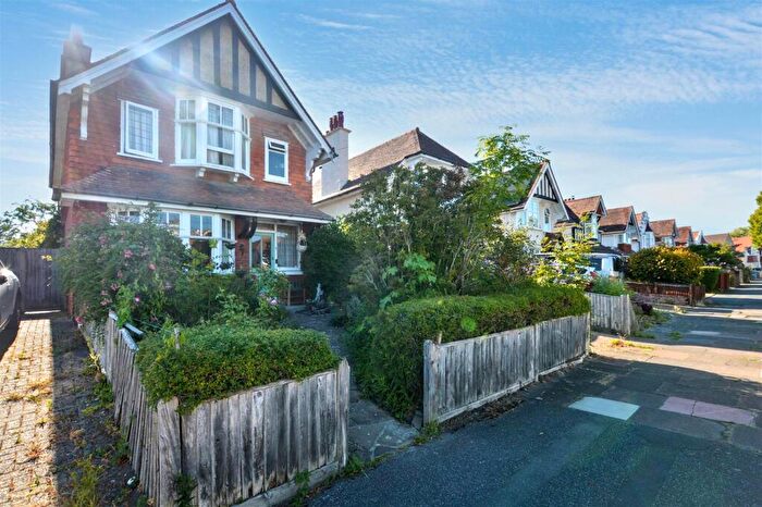 3 Bedroom Detached House To Rent In Glynde Avenue, Old Town, BN22