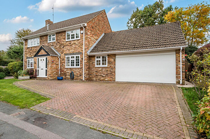4 Bedroom Detached House For Sale In Fosters Grove, Windlesham, Surrey, GU20