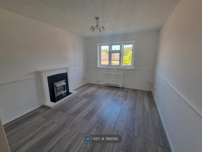 1 Bedroom Flat To Rent In Redmayne Drive, Chelmsford, CM2