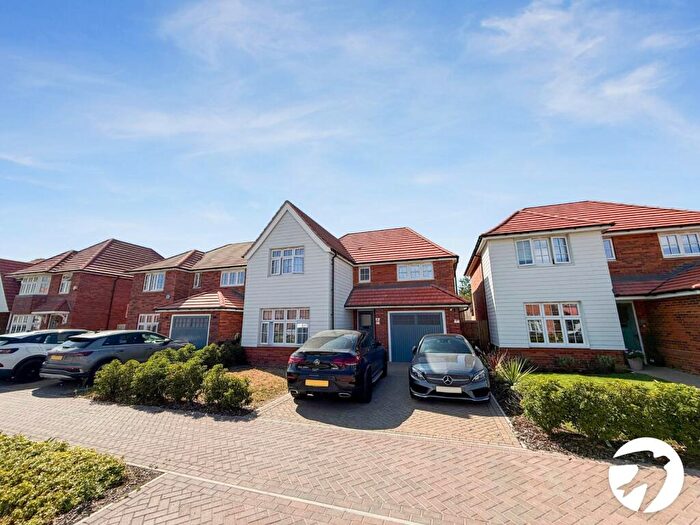 4 Bedroom Detached House To Rent In Knights Templar Way, Rochester, Kent, ME2