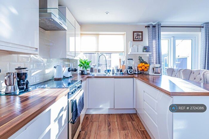 2 Bedroom Terraced House To Rent In Kings Weston Avenue, Bristol, BS11