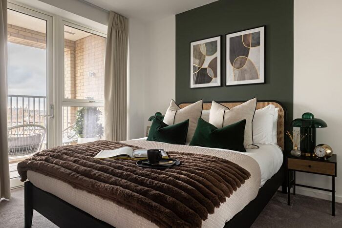 1 Bedroom Flat For Sale In Portobello Road, London, W10