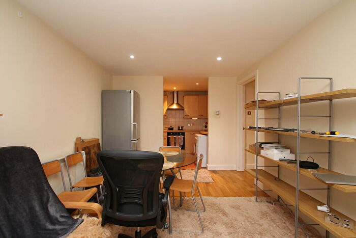 2 Bedroom Apartment To Rent In Ropewalk Court, Upper College Street, NG1