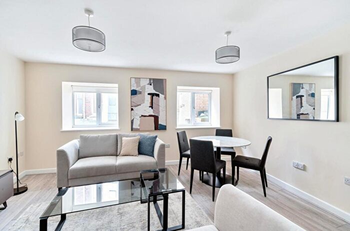 2 Bedroom Apartment To Rent In Cheltenham House, Clare Street, Bristol, BS1