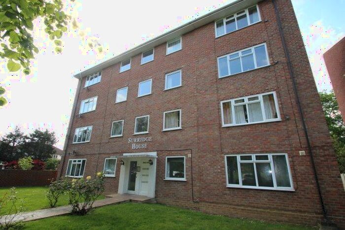 2 Bedroom Flat To Rent In Woodside Green, London, SE25