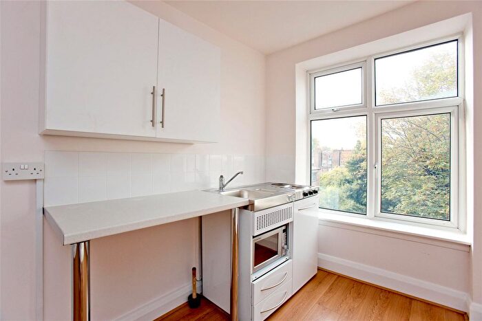 Studio To Rent In Upper Street, Islington, N1