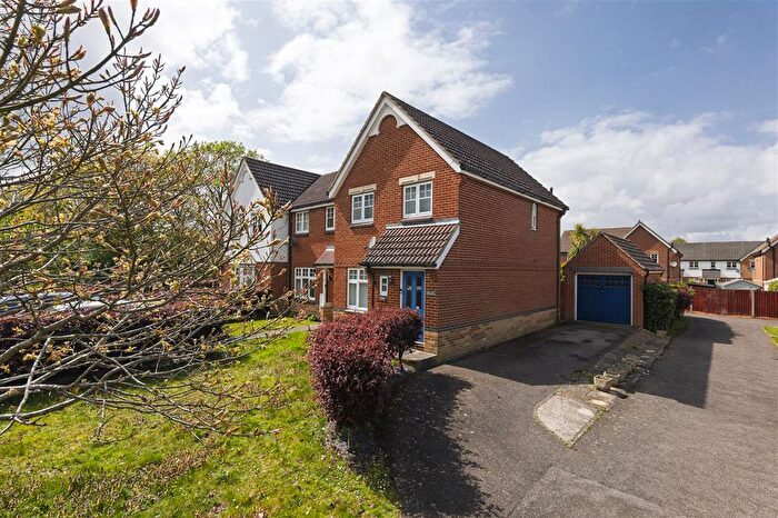 3 Bedroom End Terrace House For Sale In Stratford Drive, Maidstone, ME15