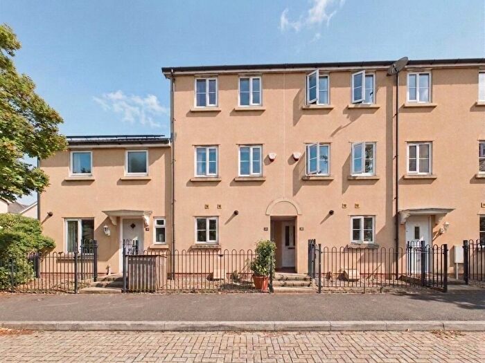 4 Bedroom Town House For Sale In Wood Mead, Cheswick Village, Bristol, BS16