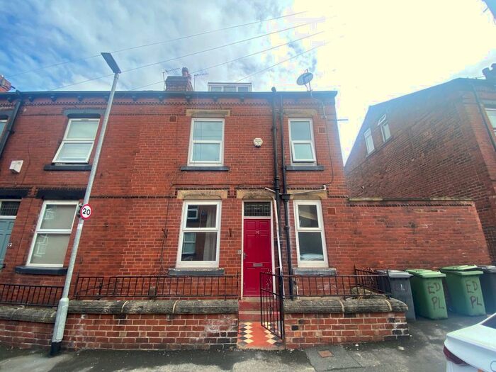 2 Bedroom House To Rent In Edinburgh Place, Leeds, LS12