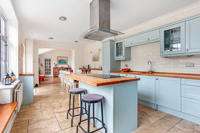 5 Bedroom Semi-Detached House For Sale In Pinewoods Road, Longworth, OX13