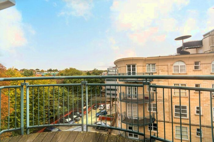 2 Bedroom Flat To Rent In Worple Road, Wimbledon, London, SW19