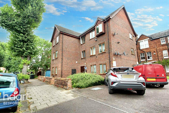 Studio For Sale In Chaucer Road, Bedford, MK40