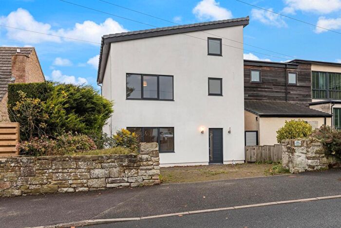 4 Bedroom Detached House For Sale In Hallam Grange Road, Sheffield, S10