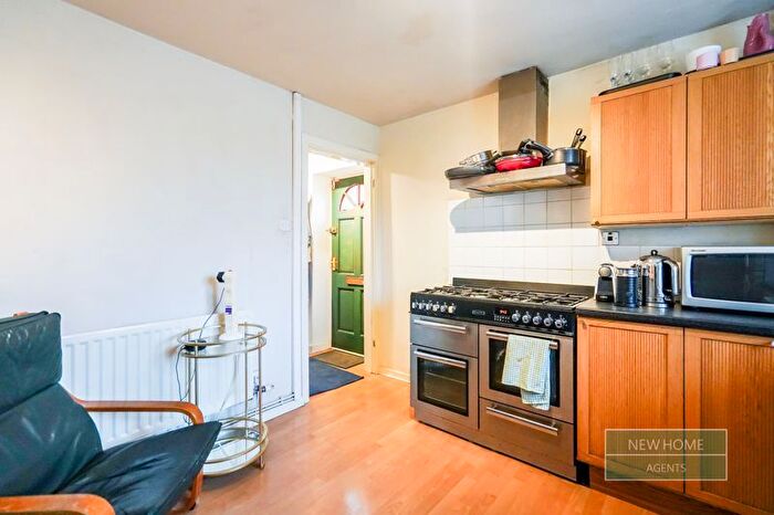 3 Bedroom End Of Terrace House For Sale In The Green, Idle, Bradford, BD10
