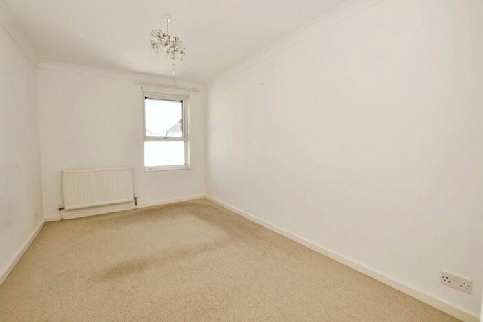 1 Bedroom Flat For Sale In Sandgate High Street, Sandgate, Folkestone, Kent, CT20