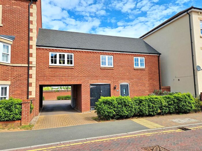 2 Bedroom Coach House For Sale In Saxon Way, Great Denham, Bedford, MK40