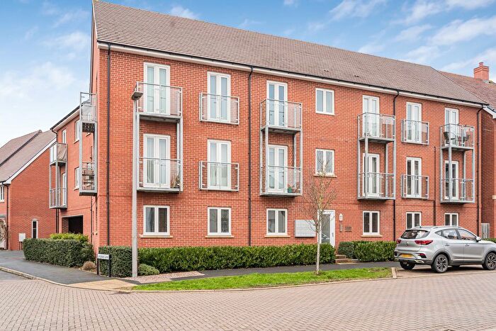 2 Bedroom Flat For Sale In Santa Cruz Avenue, Newton Leys, Bletchley, MK3