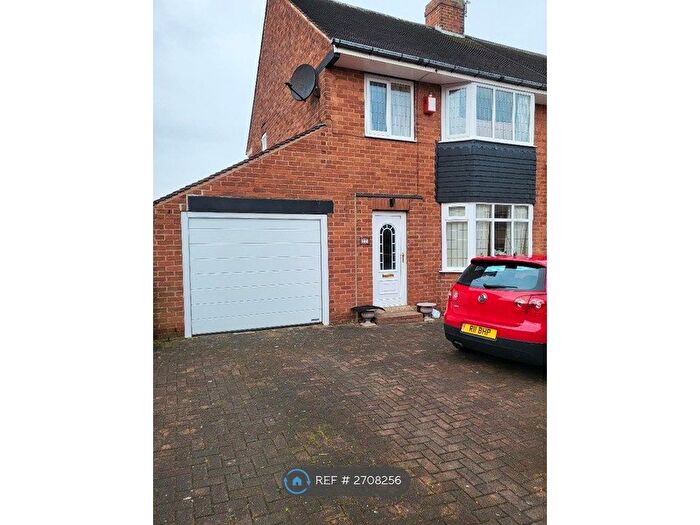 3 Bedroom Semi-Detached House To Rent In Queens Drive, Barnsley, S75