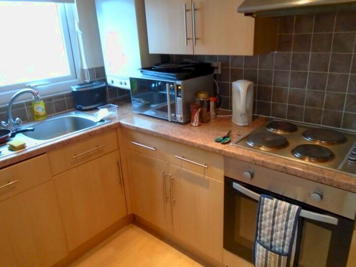 3 Bedroom Flat To Rent In Connaught Road, Roath, Cardiff, CF24
