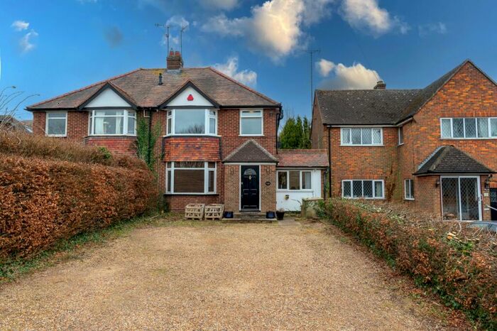 3 Bedroom Semi-Detached House For Sale In Tring Road, Dunstable, LU6
