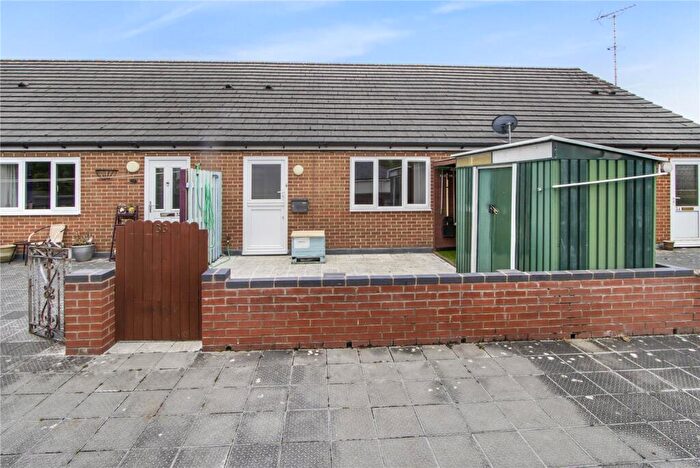 1 Bedroom Apartment To Rent In Clive Parade, Cricklade Road, Swindon, Wiltshire, SN2