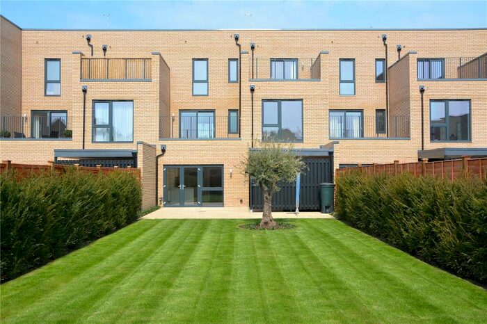 4 Bedroom Town House To Rent In Cornwell Road, Trumpington, Cambridge, CB2