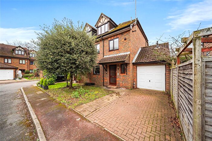 4 Bedroom Semi Detached House For Sale In Eliot Gardens, Putney, London, SW15