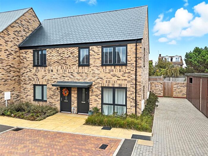 1 Bedroom Apartment For Sale In Turbot Drive, Great Wakering, Essex, SS3