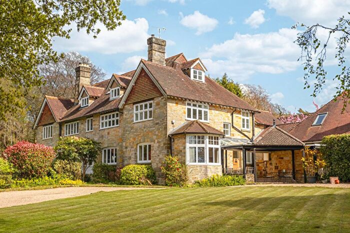 5 Bedroom Link Detached House For Sale In Kidds Hill, Colemans Hatch, TN7