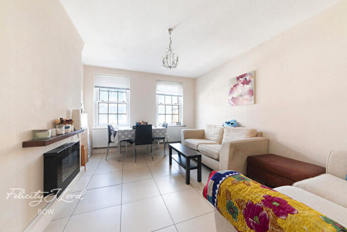 2 Bedroom Flat For Sale In Watts Grove, London, E3