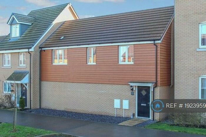 2 Bedroom Flat To Rent In Theedway, Leighton Buzzard, LU7