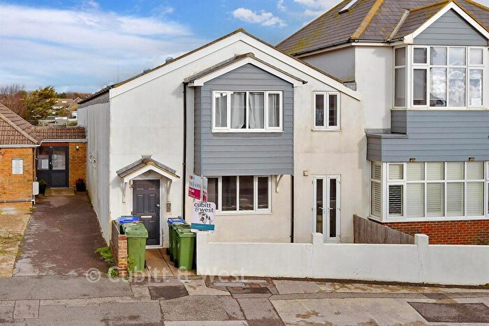 2 Bedroom Flat For Sale In South Coast Road, Peacehaven, East Sussex, BN10