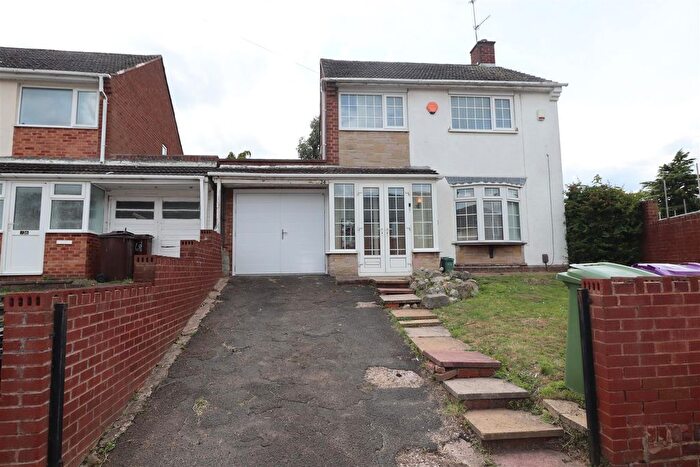 3 Bedroom Detached House To Rent In Barnett Road, Willenhall, WV13