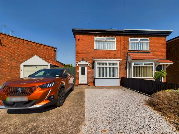 2 Bedroom Semi-Detached House To Rent In Colwall Avenue, HU5