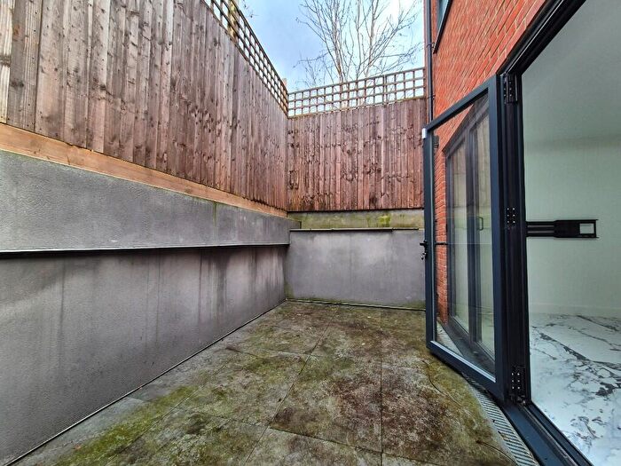 2 Bedroom Detached House To Rent In Mill Lane, London, NW6
