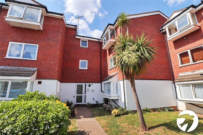 1 Bedroom Flat For Sale In Heathdene Drive, Belvedere, DA17
