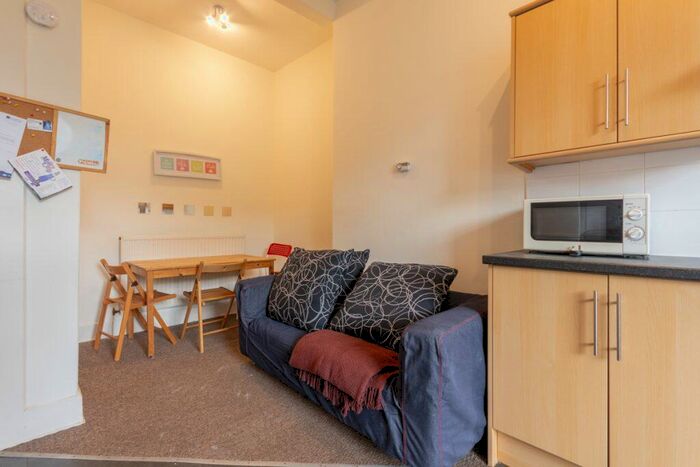 3 Bedroom Flat To Rent In L &#; Marchmont Road, Edinburgh, EH9