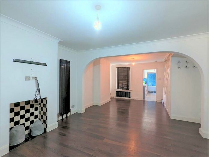 2 Bedroom Detached House To Rent In Allandale RoadEnfield, EN3