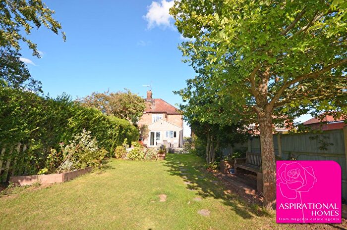 3 Bedroom Semi-Detached House For Sale In London Road, Raunds, Northamptonshire, NN9
