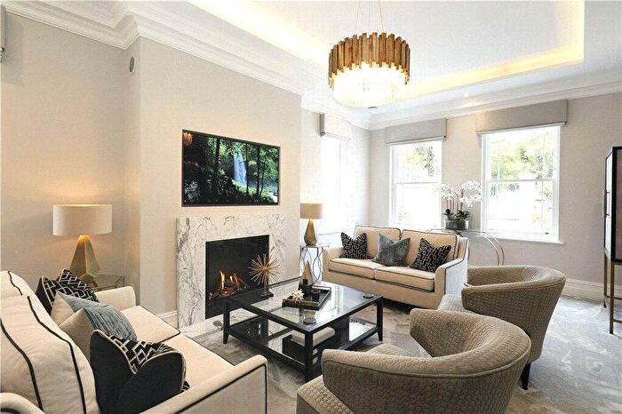 5 Bedroom Country House To Rent In Cottenham Park Road, Wimbledon, London, SW20