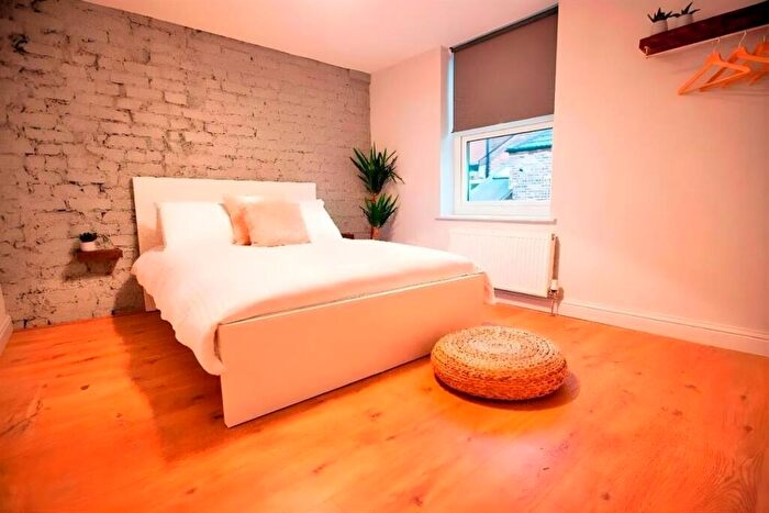 6 Bedroom House To Rent In Deyne Avenue, Manchester, M14