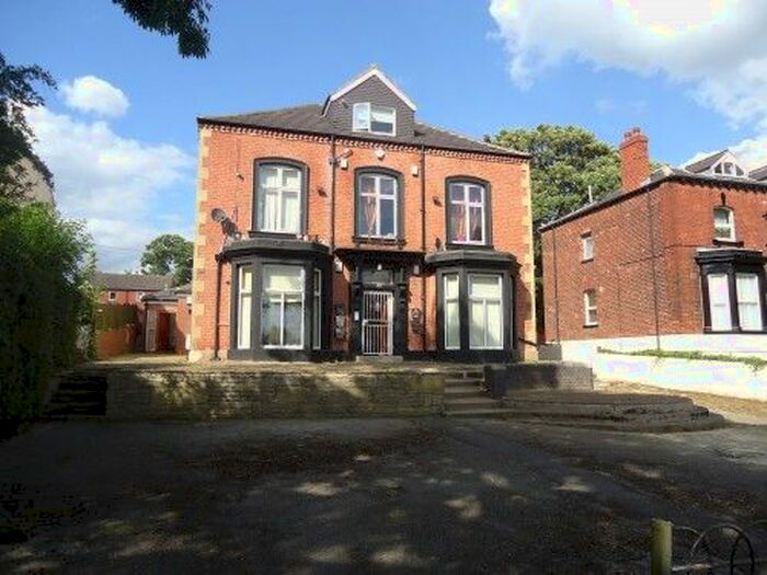 2 Bedroom Flat To Rent In Flat 5 Louis Street, Leeds LS7