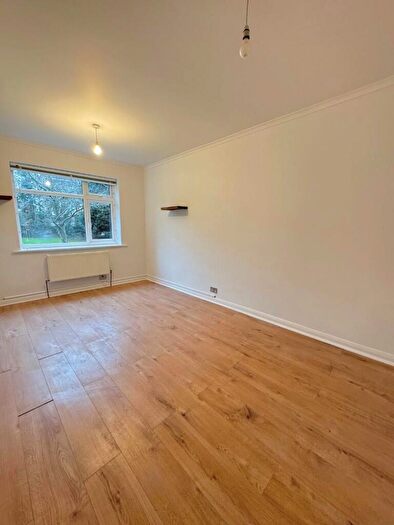 1 Bedroom Flat To Rent In Dyke Road, Hove, East Sussex, BN1
