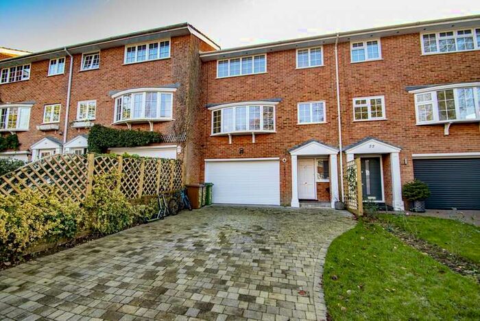 3 Bedroom Town House To Rent In Clevemede, Goring On Thames, RG8
