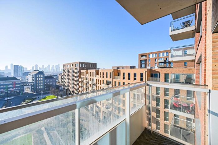 Studio For Sale In Jefferson Plaza, Bow, London, E3