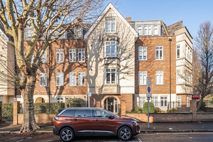 1 Bedroom Flat To Rent In Albany Park Road, Kingston Upon Thames, KT2