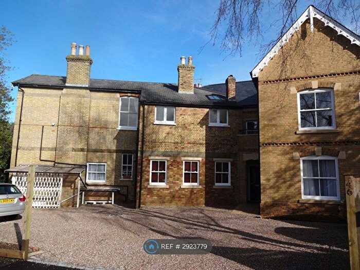 2 Bedroom Flat To Rent In South Park, Sevenoaks, TN13