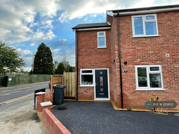 3 Bedroom End Of Terrace House To Rent In Larchfield Road, Maidenhead, SL6