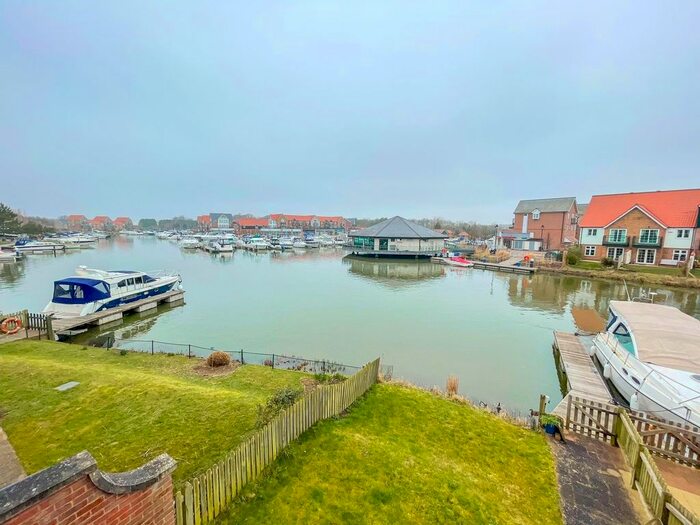 3 Bedroom Town House To Rent In Park Lane, Burton Waters, Lincoln, LN1